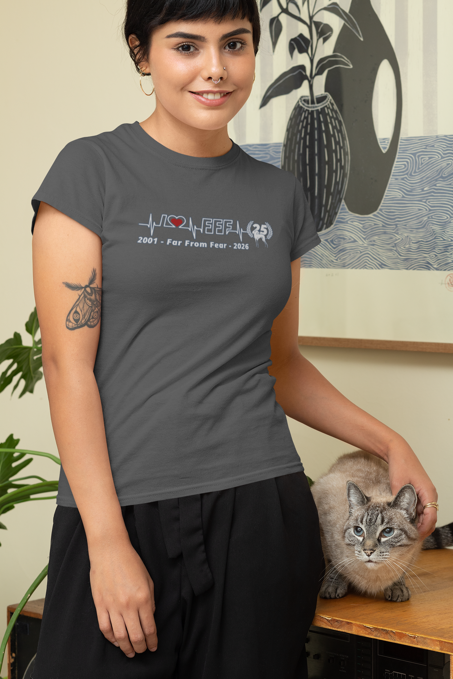 Damen Premium organic Stella Muser T-Shirt mit DTF Druck -  25 Jahre Jubiläums Ausgabe FFF FARFROMFEAR Tierschutz