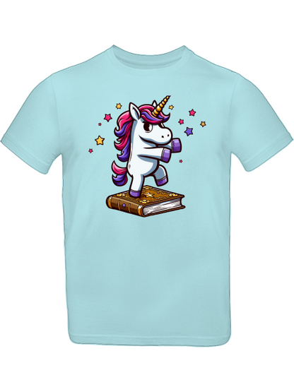 Camiseta infantil SK con unicornio bailando sobre un libro