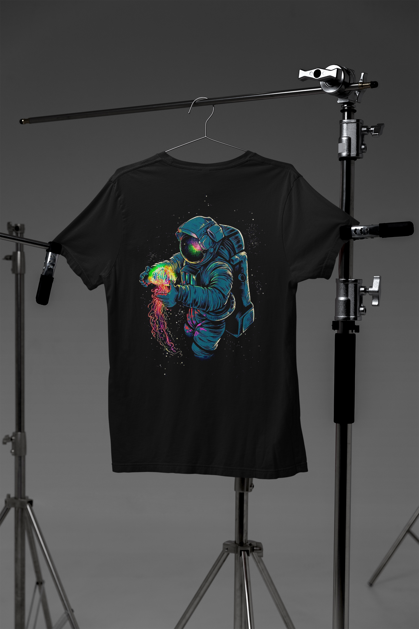 Astronaut Universum in der Hand Creator T-Shirt SK