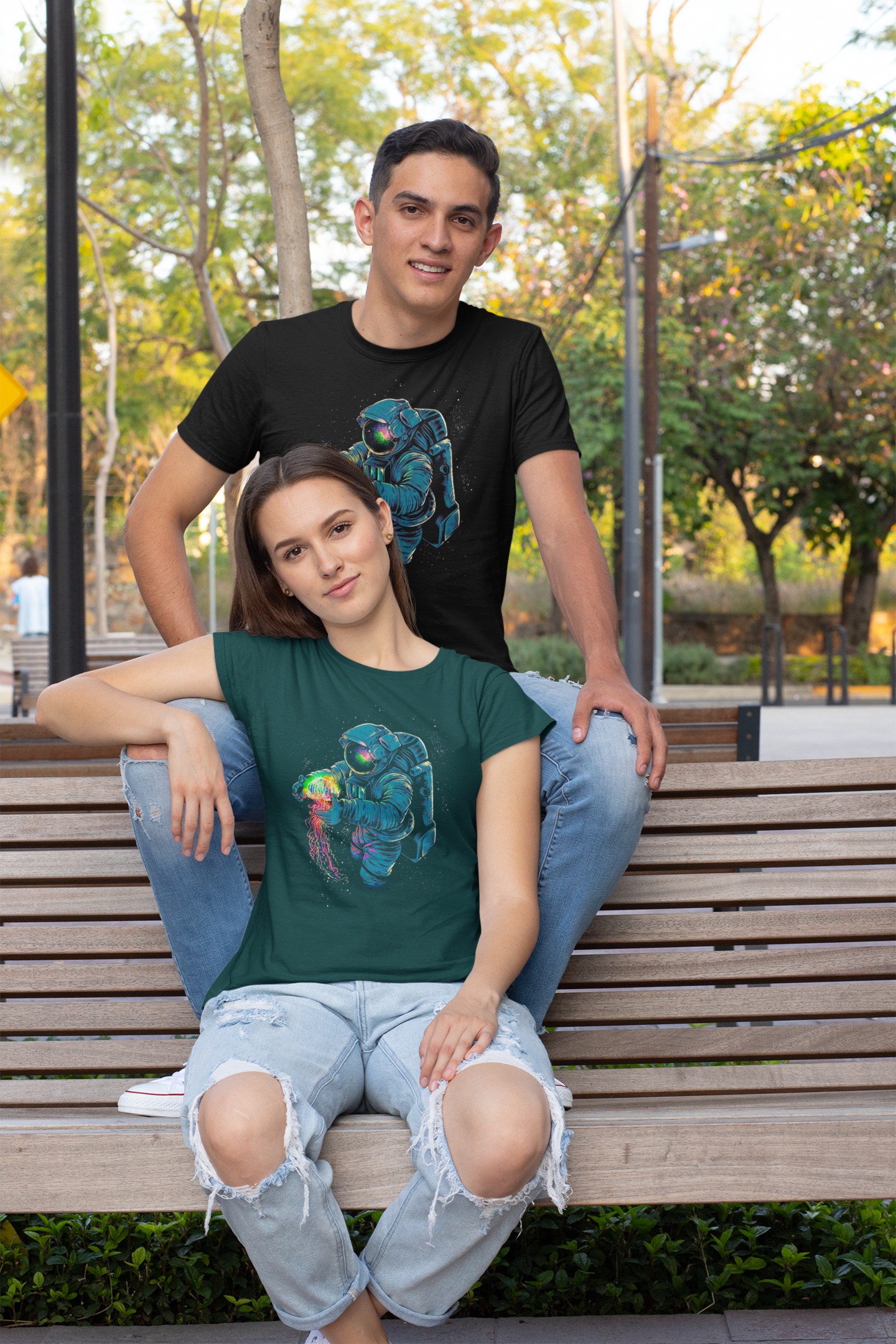 Astronauta Universo en Mano - Camiseta unisex de manga corta de algodón orgánico para adultos Creator T-Shirt 2.0 ST/ST SH