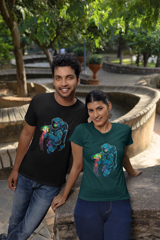Astronauta Universo en Mano - Camiseta unisex de manga corta de algodón orgánico para adultos Creator T-Shirt 2.0 ST/ST SH