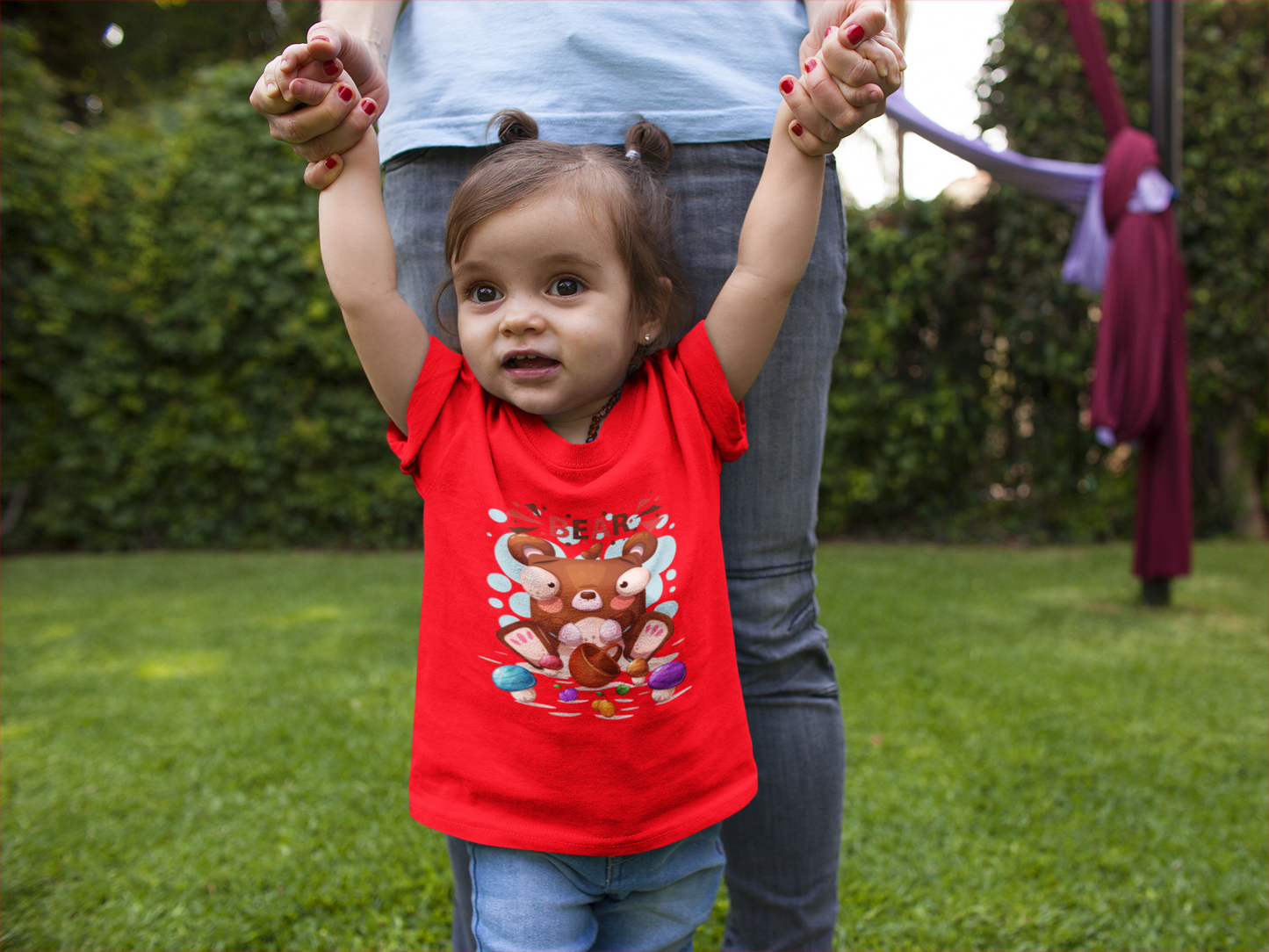 Mini oso de dibujos animados con setas - Camiseta Baby Creator