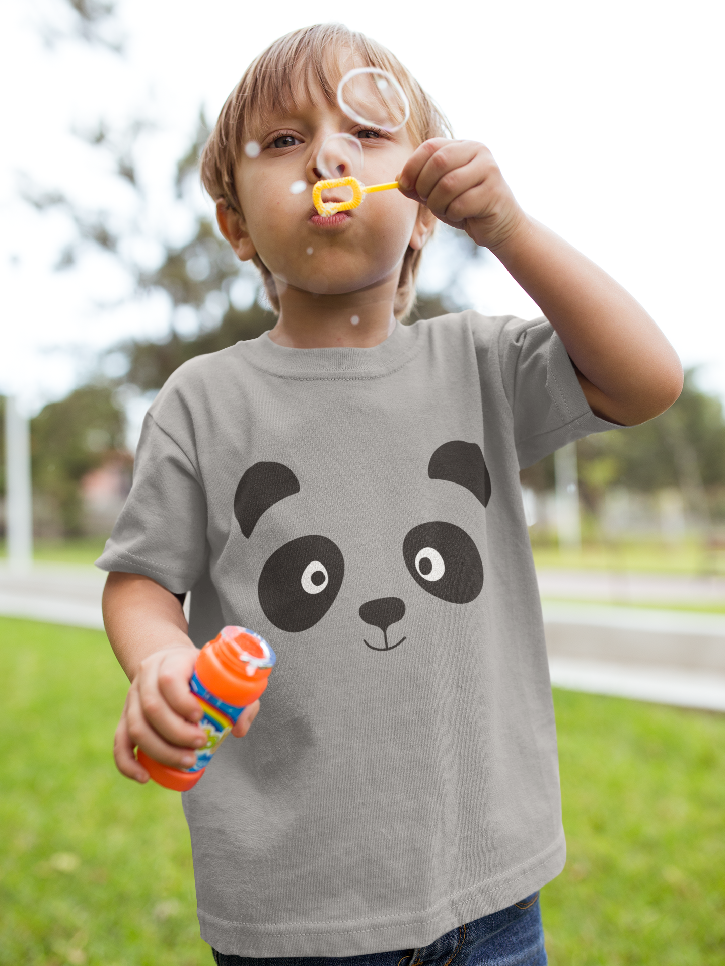 Camiseta infantil con cara de panda de dibujos animados