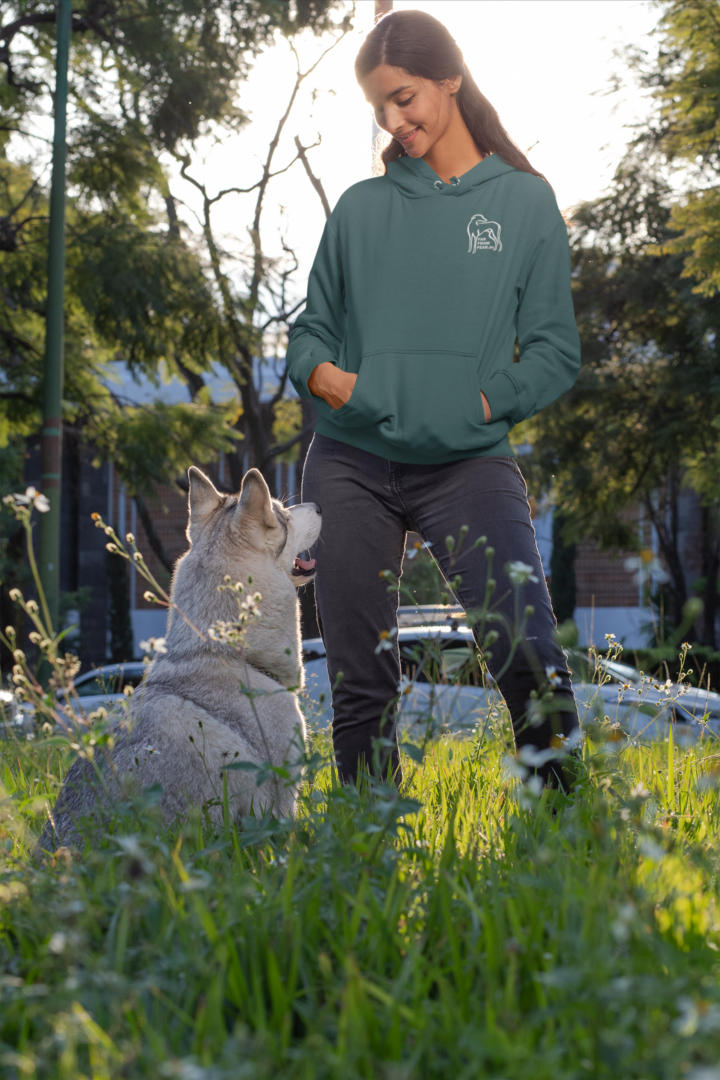 Damen Hoodie mit Logo Stick - FARFROMFEAR Tierschutz Einseitiger Stick V1