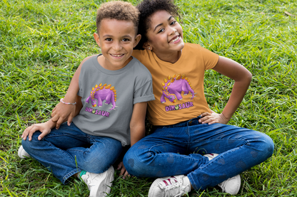 Dinosaurio morado con huevo - Camiseta infantil de manga corta, algodón duradero de alta calidad - Camiseta infantil BC SH
