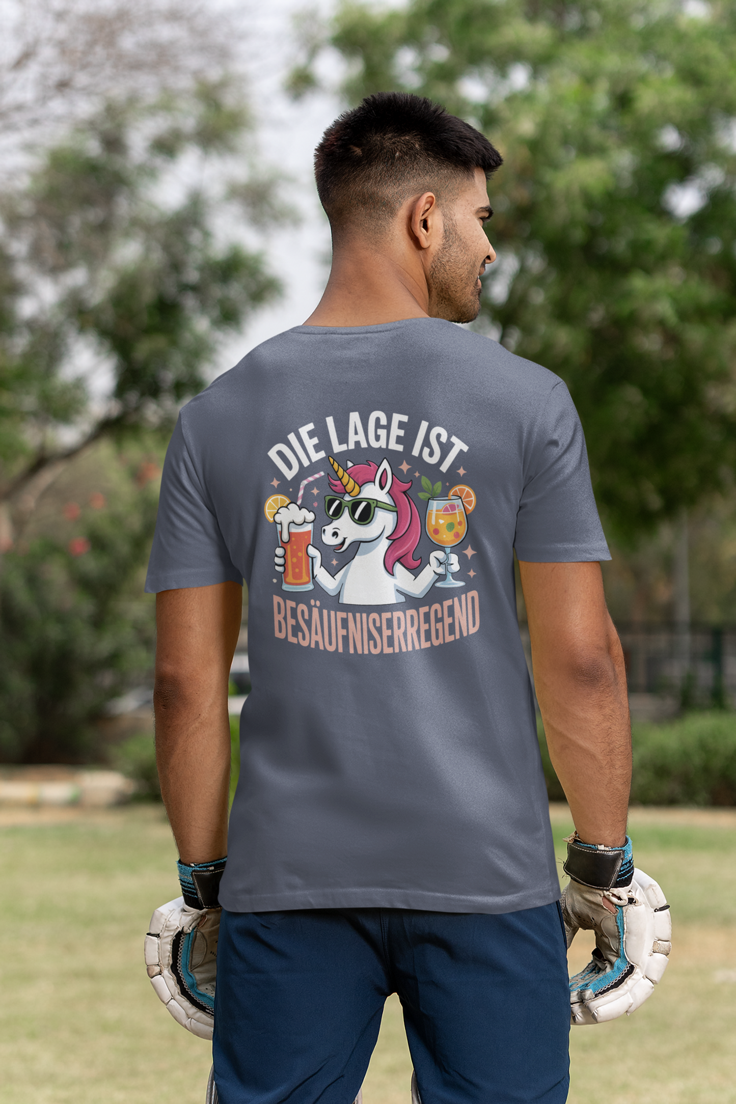 Einhorn Die Lage ist Besäufniserregend Backside - Unisex Erwachsenen Bio Creator T-Shirt SH