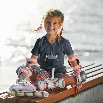 Camiseta infantil SK con estampado de unicornio, flor y corazón.