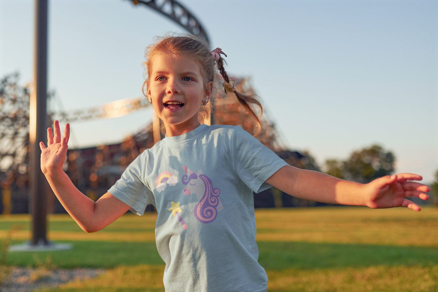 Einhorn mit Regenbogen und Zauberstab T-Shirt Kids SK