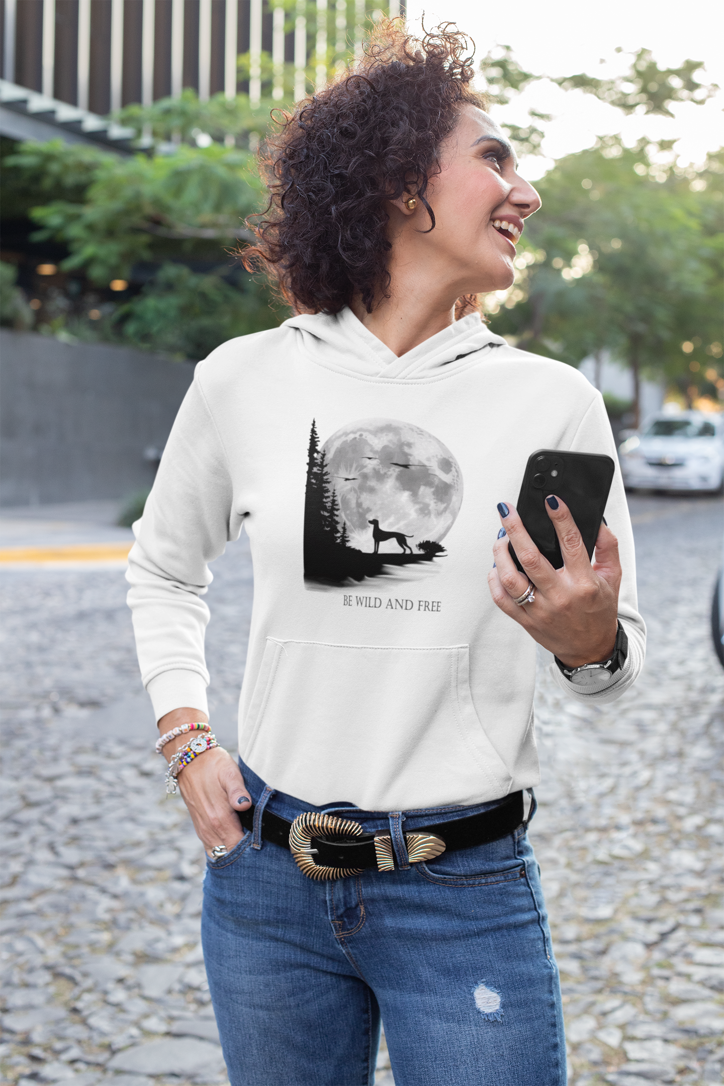 Hund Mondlandschaft BE WILD AND FREE Front - Damen Hoodie SH