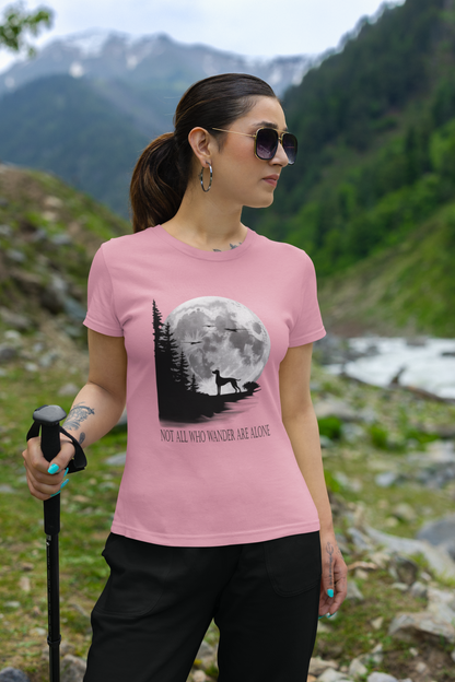 Hund Mondlandschaft NOT ALL WHO WANDER ARE ALONE Front - Damen Muser T-Shirt SH