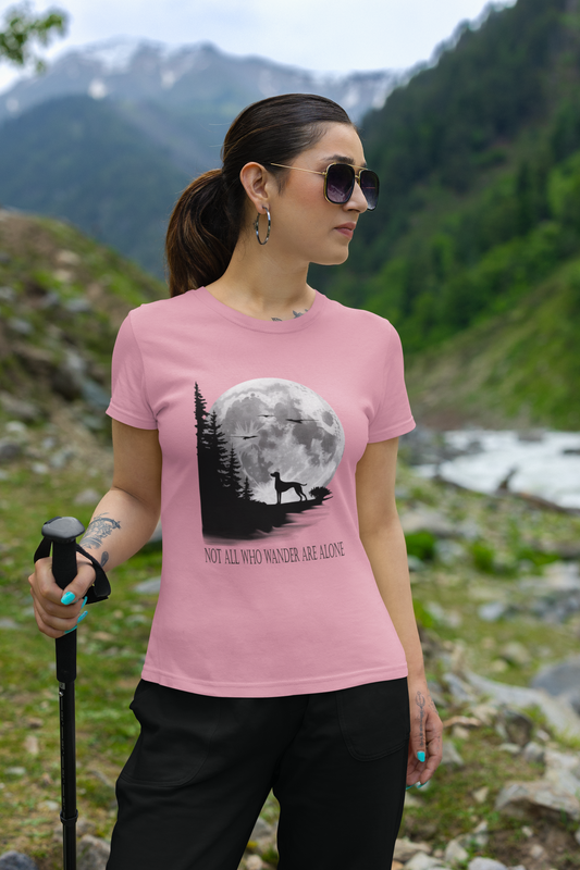 Hund Mondlandschaft NOT ALL WHO WANDER ARE ALONE Front - Damen Muser T-Shirt SH