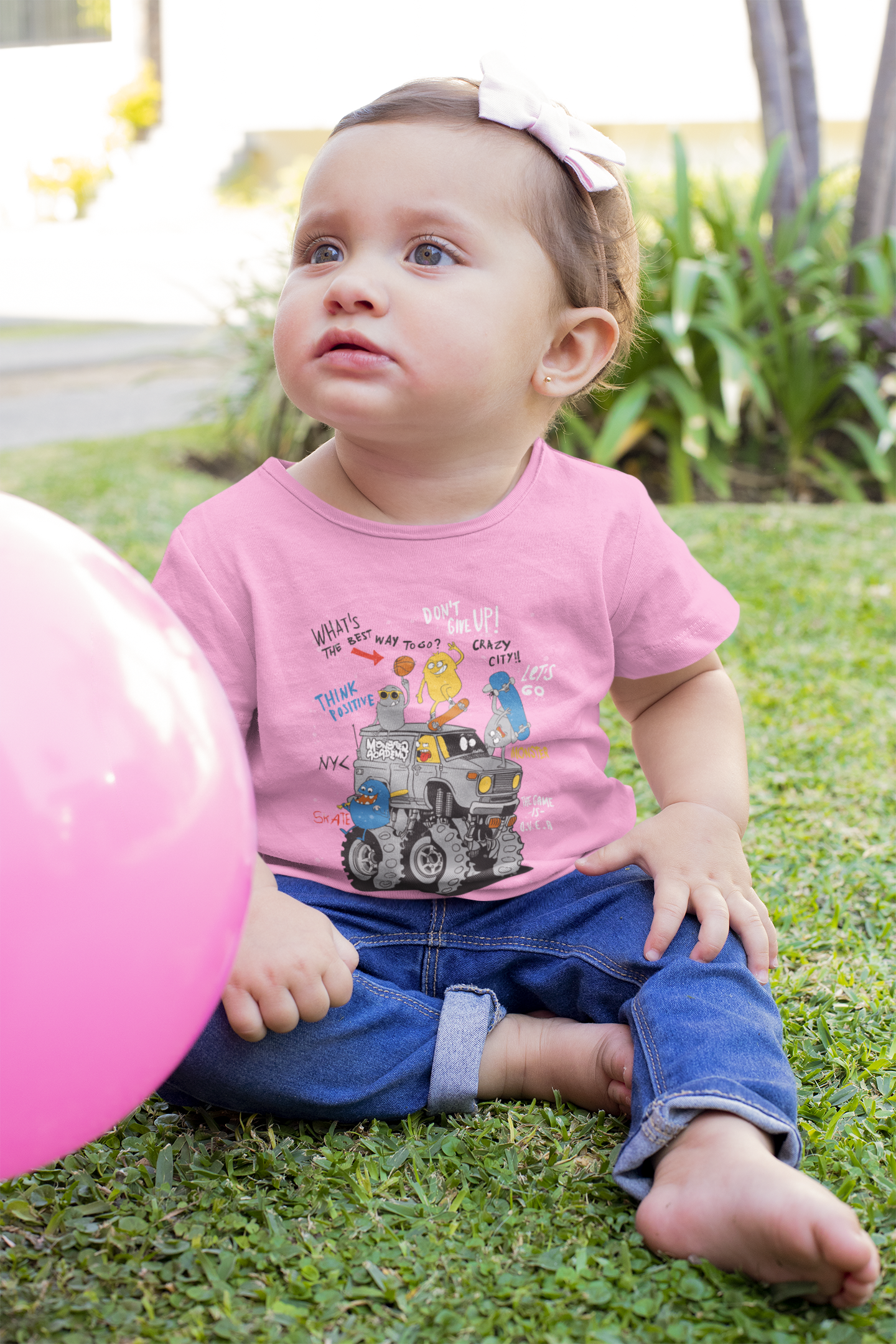 Monster Truck de dibujos animados con amigos - Camiseta Baby Creator