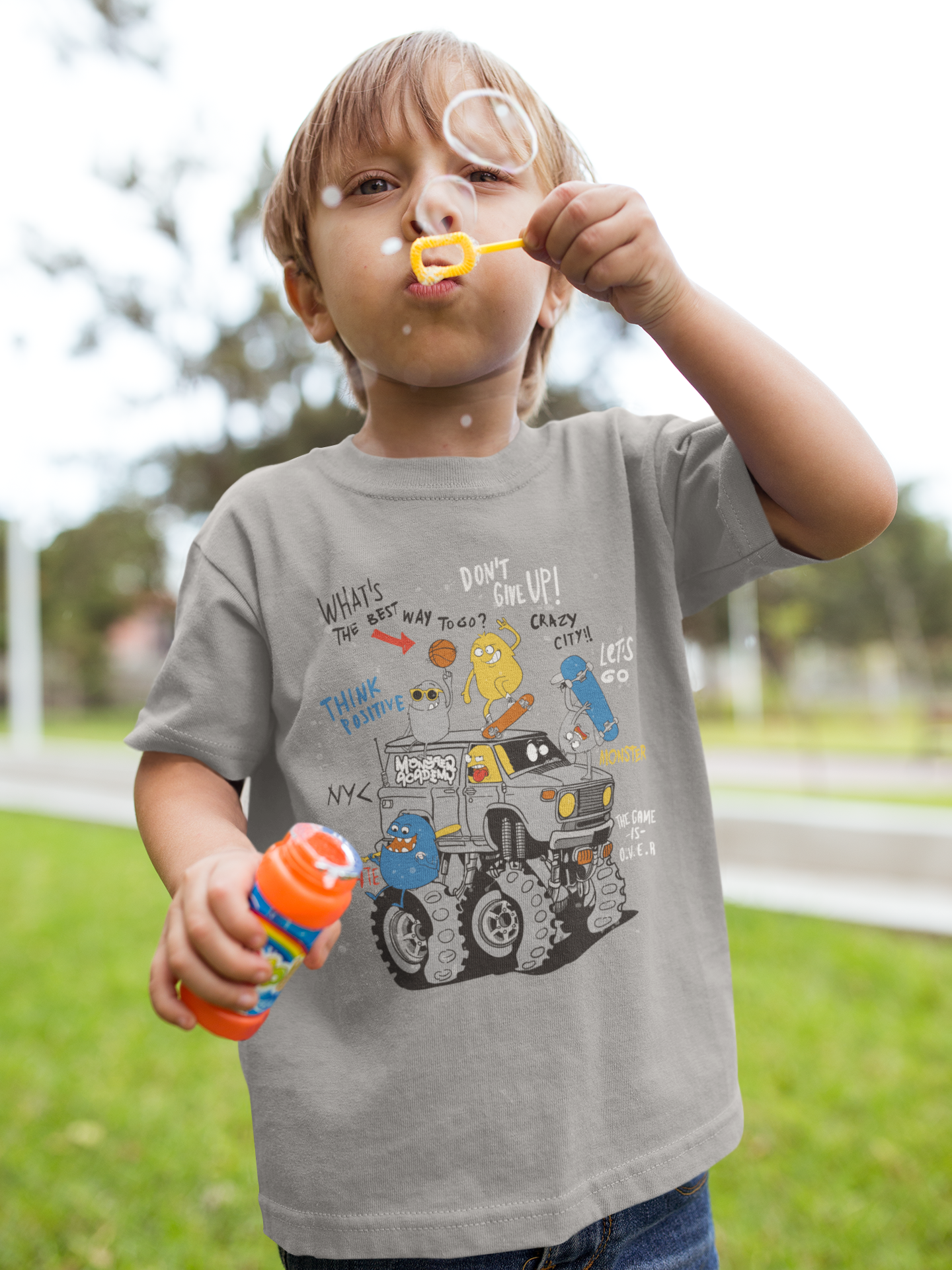 Camiseta de dibujos animados Monster Truck con amigos para niños