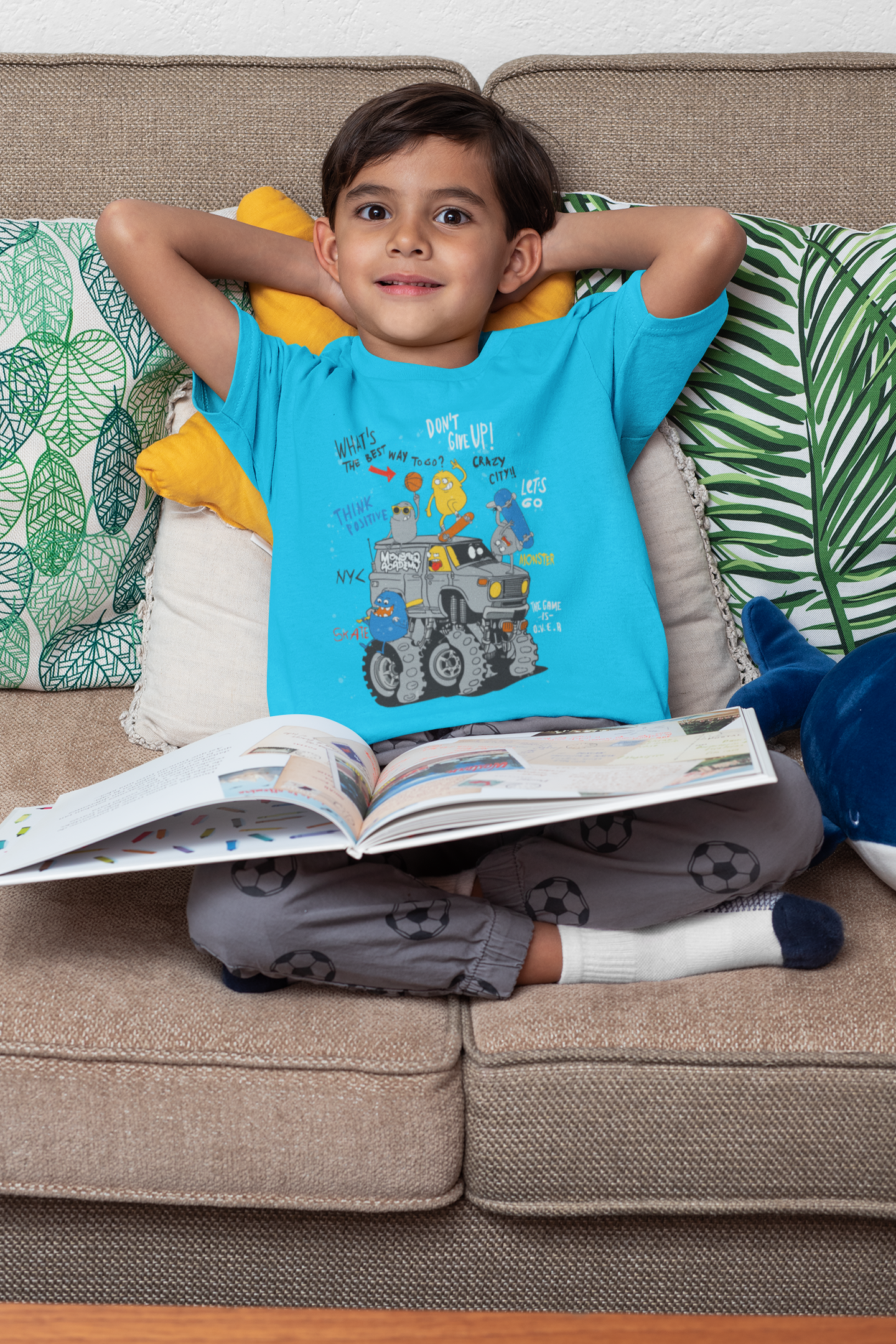 Camiseta de dibujos animados Monster Truck con amigos para niños