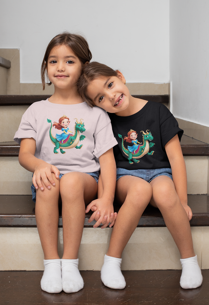 Princesa montando un dragón - Camiseta unisex de manga corta para niños, algodón orgánico, camiseta duradera de alta calidad, Kids BC SH