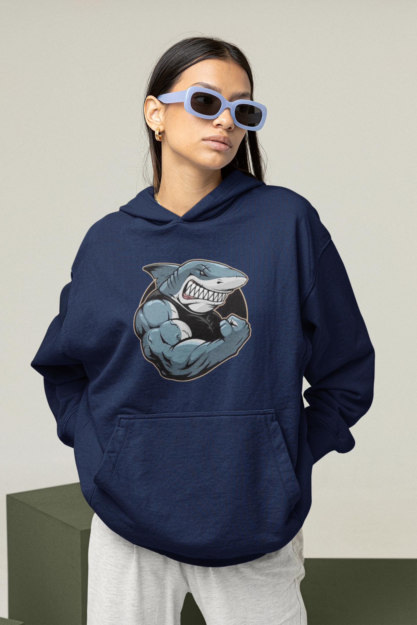 Sudadera con capucha unisex extragrande orgánica Slammer con estampado frontal de tiburón y músculos para adultos SH - Sudadera con capucha unisex extragrande orgánica 2.0