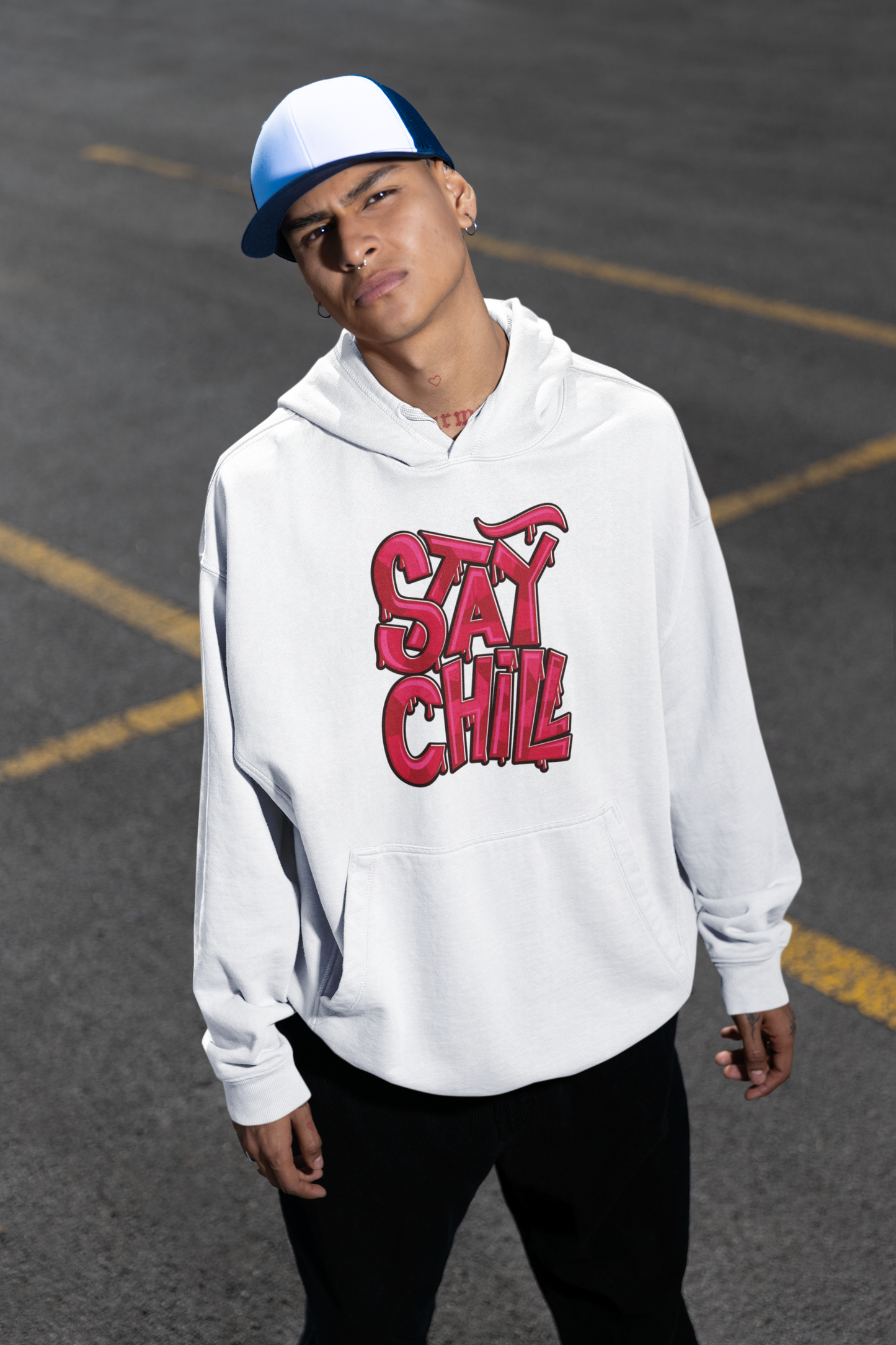 STAY CHILL Streetwear Estampado Frontal - Sudadera con capucha unisex extragrande Slammer Organic para adultos SH