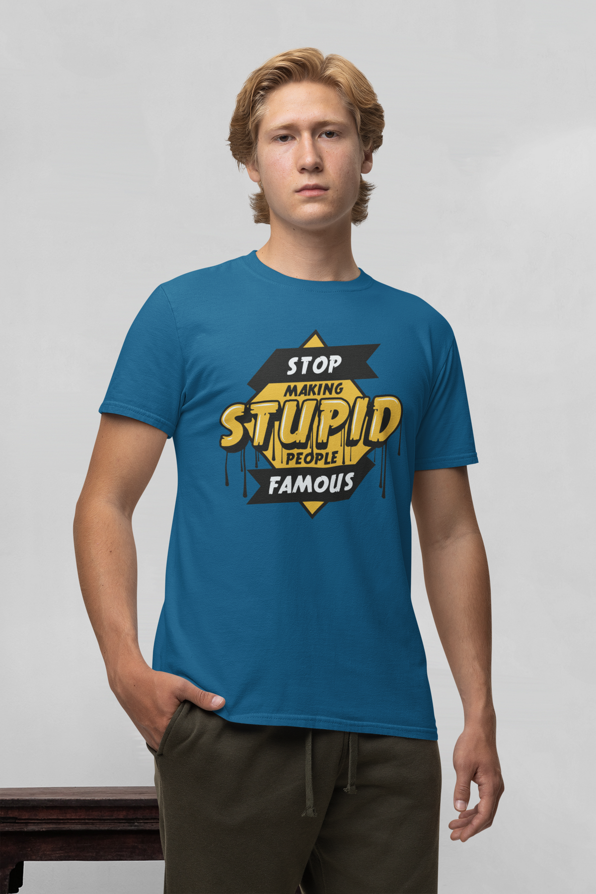 Deja de hacer famosos a los tontos - Camiseta del creador SK