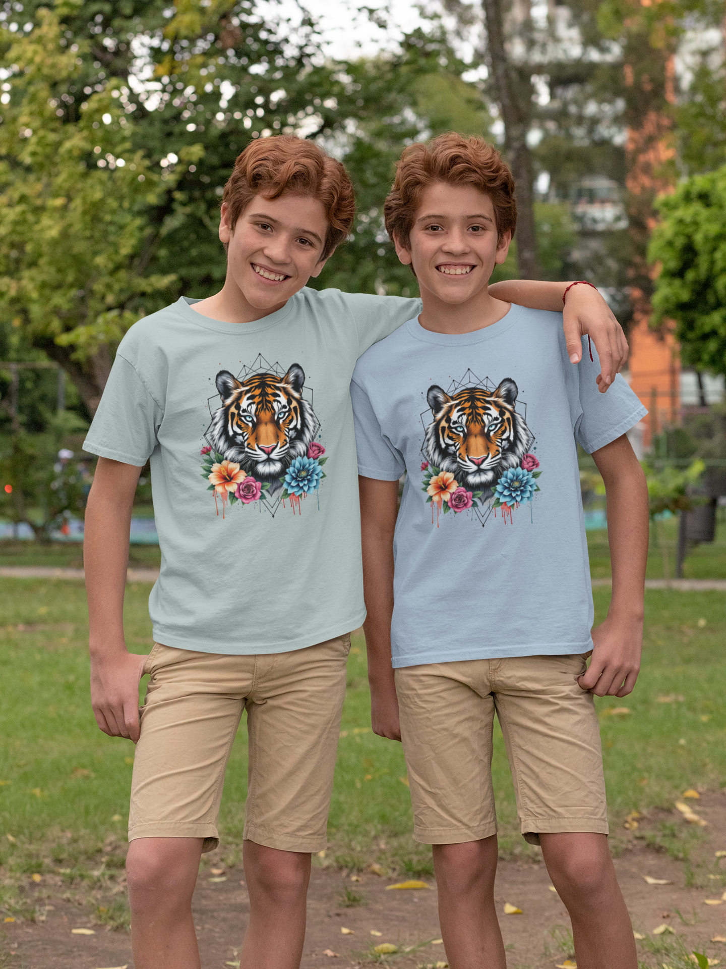 Tiger Passion in Blumen Flower Power II - Unisex Kinder Mini Creator T-Shirt SH