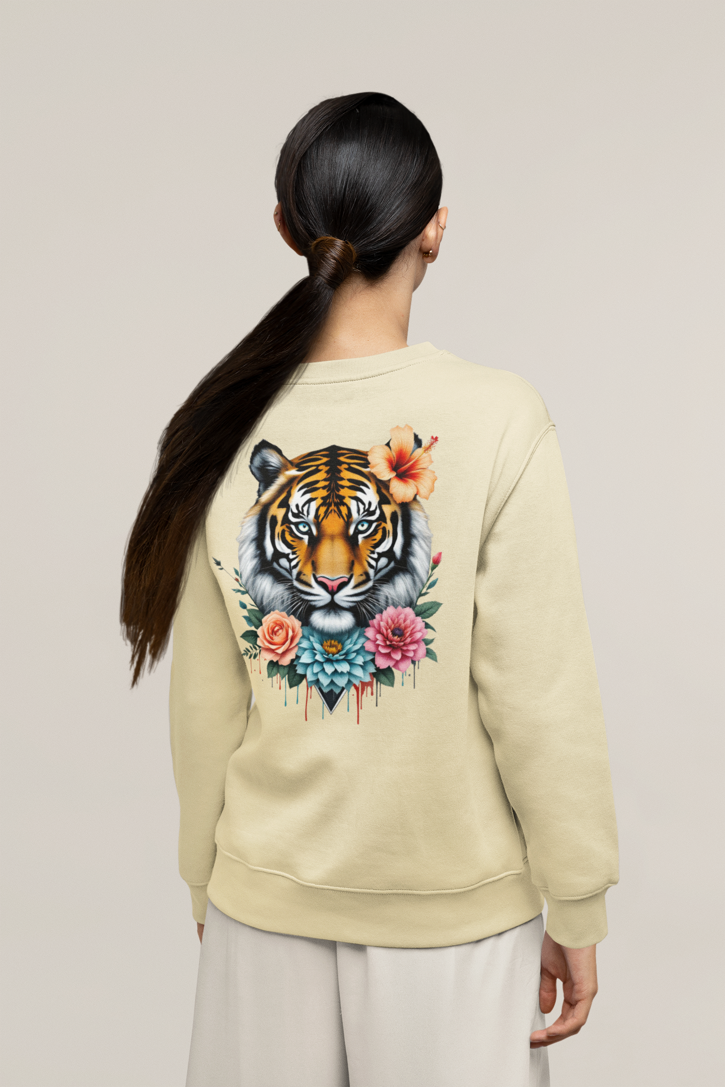 Tiger Passion in Blumen FlowerPower II Back - Unisex Bio Erwachsenen Changer Sweatshirt ST/ST SH