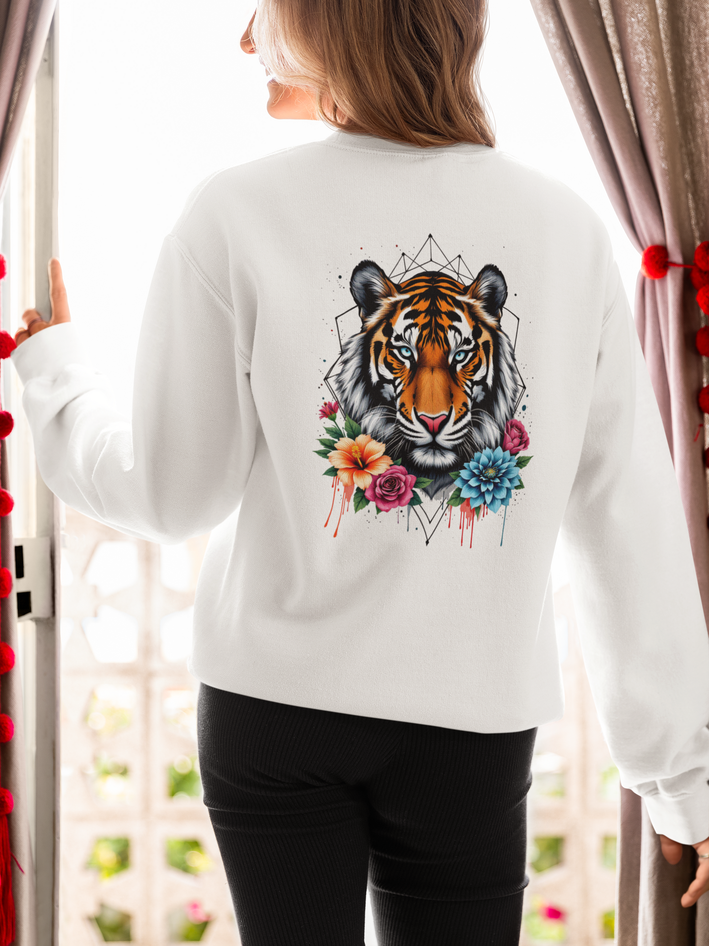 Tiger Passion in Blumen FlowerPower II Back - Unisex Bio Erwachsenen Changer Sweatshirt ST/ST SH