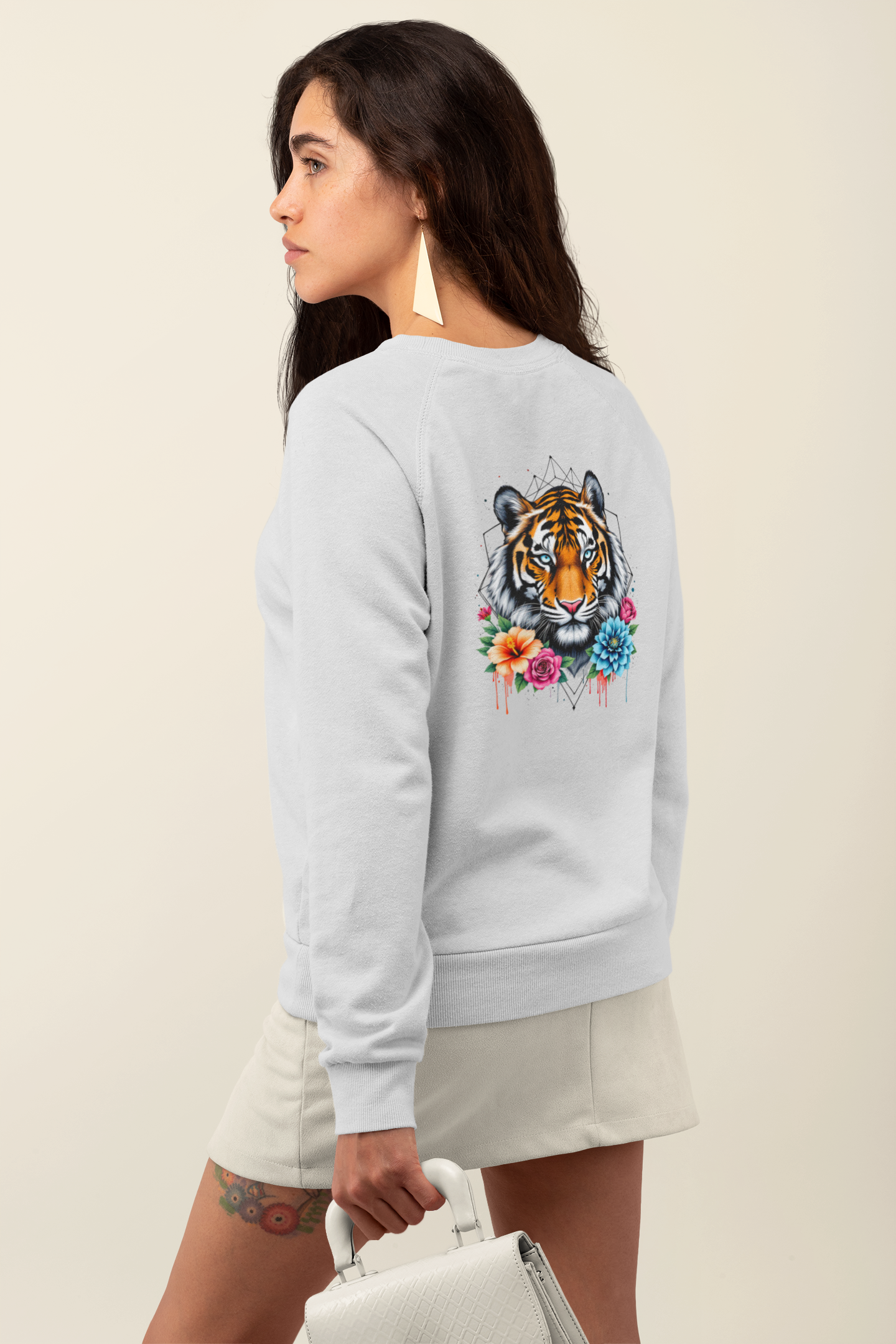 Tiger Passion in Blumen FlowerPower II Back - Unisex Bio Erwachsenen Changer Sweatshirt ST/ST SH