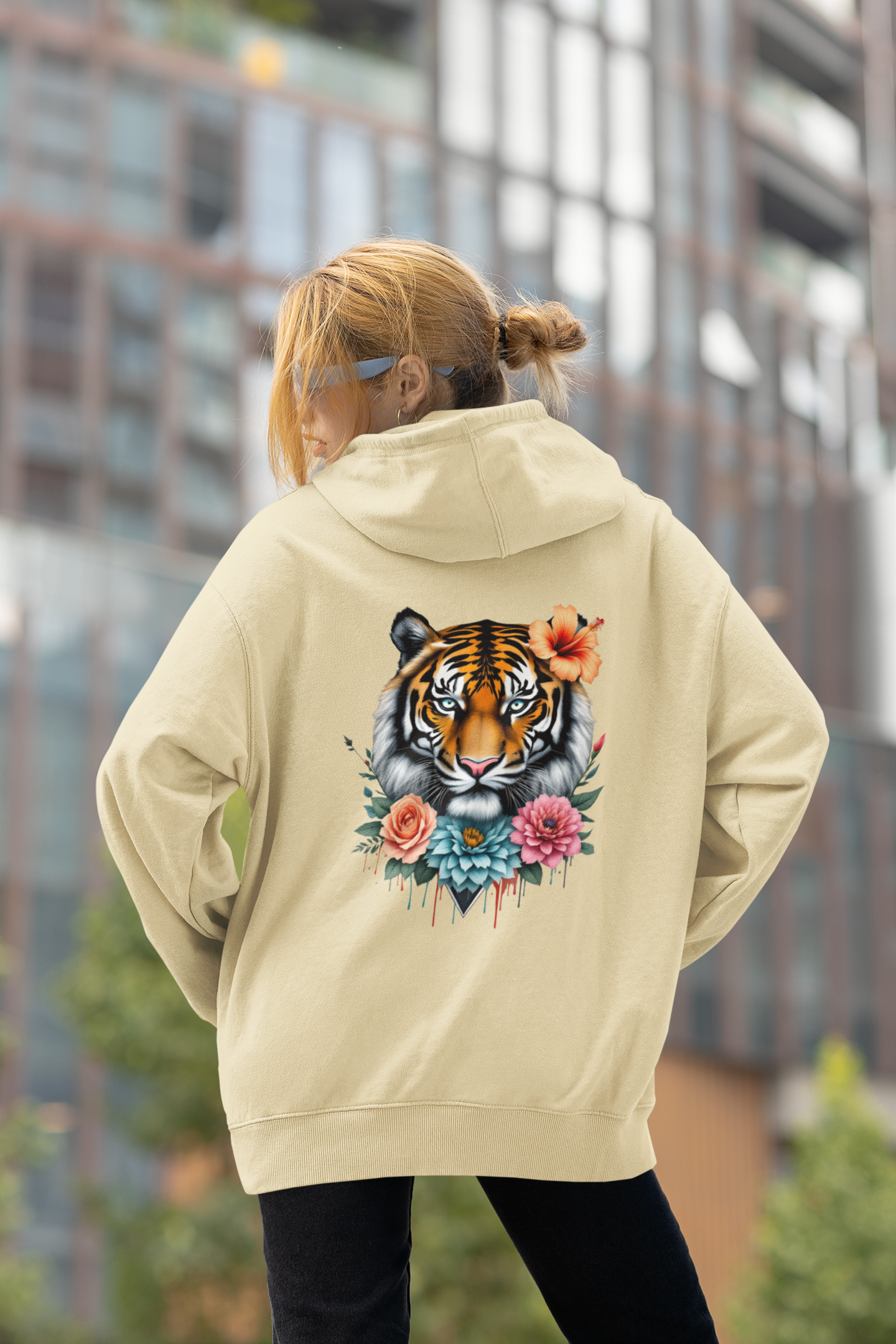 Tiger Passion in Blumen Flower Power Back - Unisex Bio Oversized Hoodie ST/ST SH