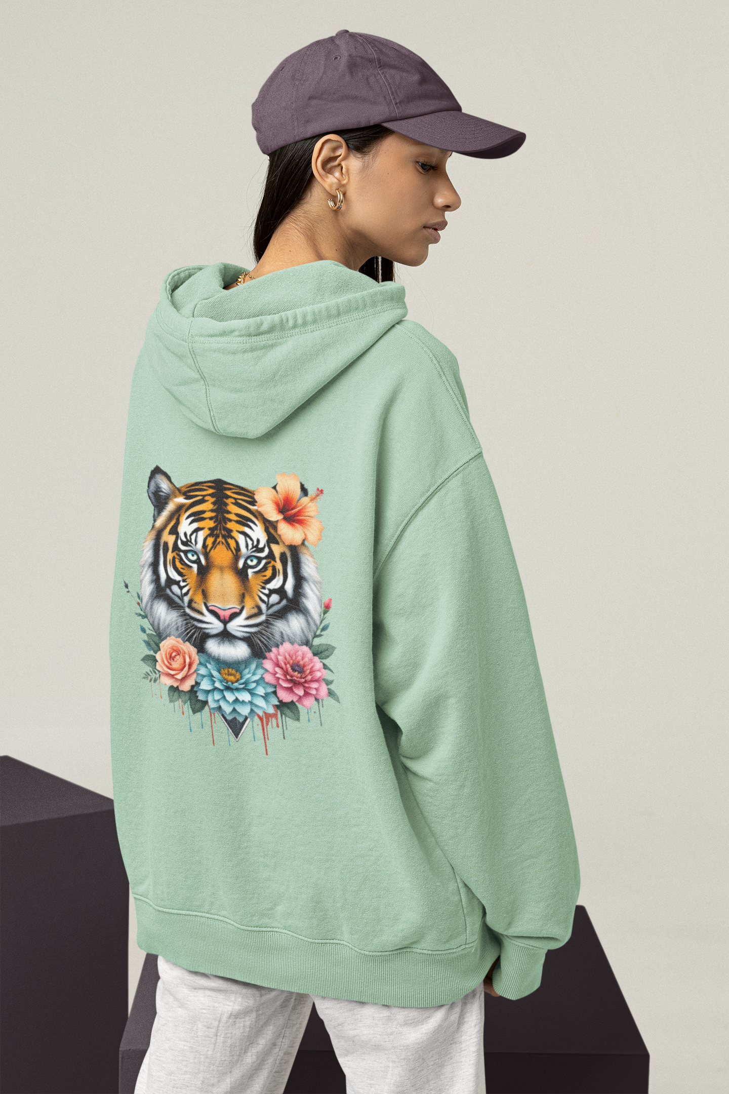 Tiger Passion in Blumen Flower Power Back - Unisex Bio Oversized Hoodie ST/ST SH