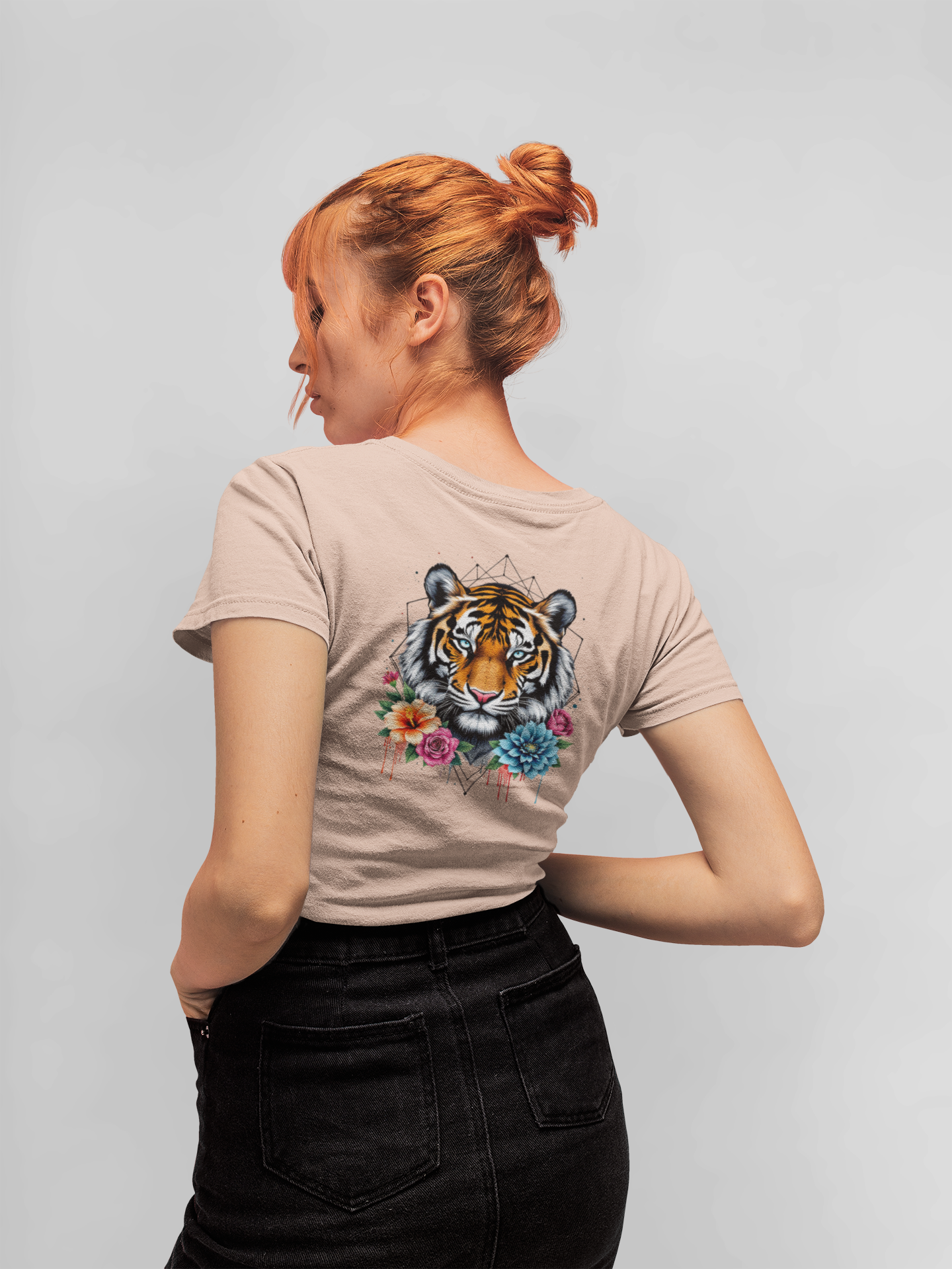 Tiger Passion in Blumen FlowerPower II Back - Unisex Bio Erwachsenen Creator T-Shirt ST/ST SH
