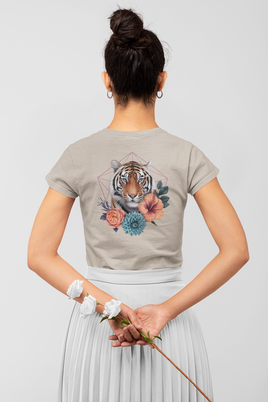 Tiger Passion in Blumen Hexagon Back - Unisex Bio Erwachsenen Creator T-Shirt ST/ST SH