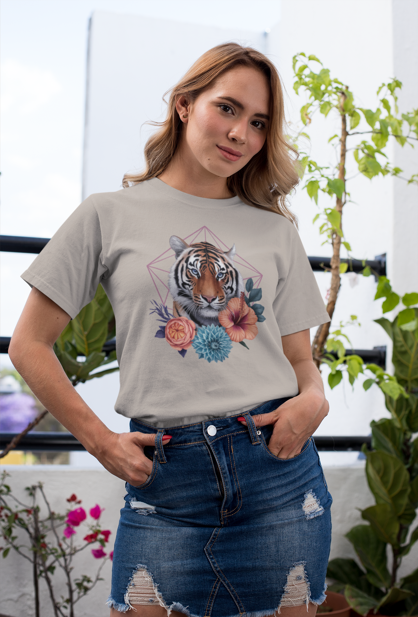 Tiger Passion in Blumen Hexagon Front - Unisex Bio Erwachsenen Creator T-Shirt ST/ST SH