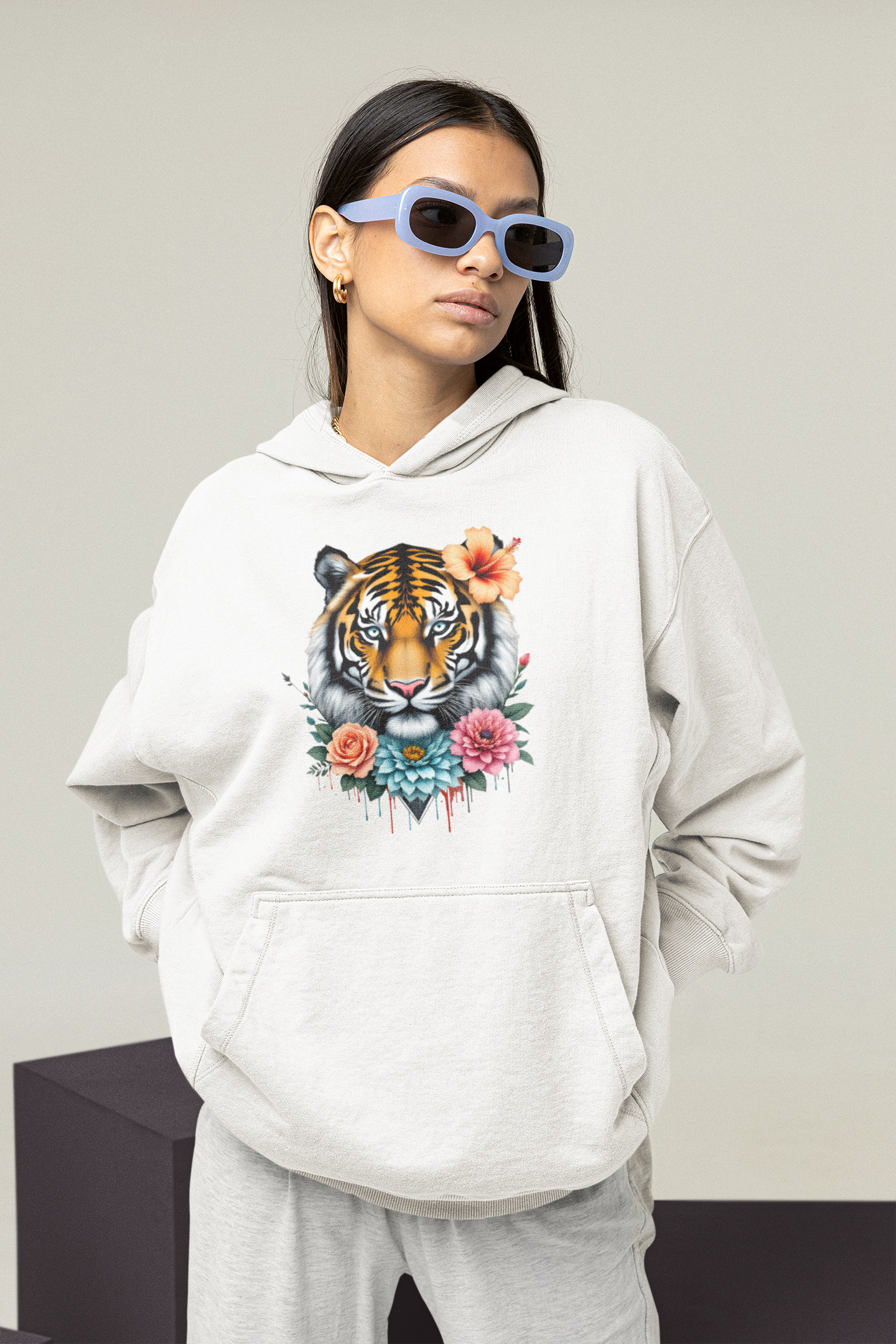 Tiger Passion in Blumen FlowerPower Front - Unisex Bio Oversized Hoodie ST/ST SH