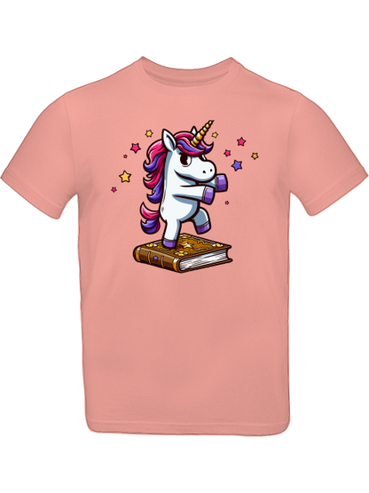 Camiseta infantil SK con unicornio bailando sobre un libro
