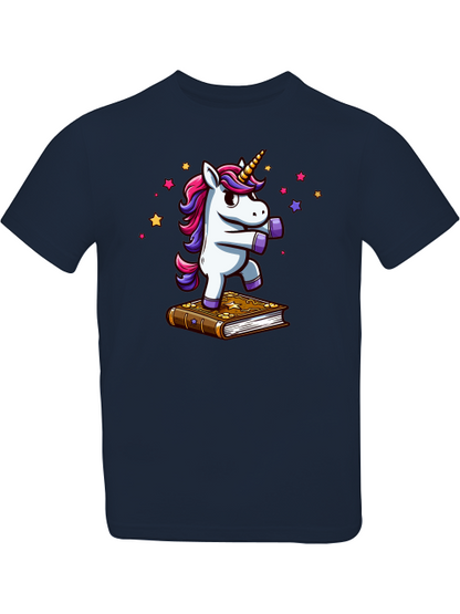 Camiseta infantil SK con unicornio bailando sobre un libro