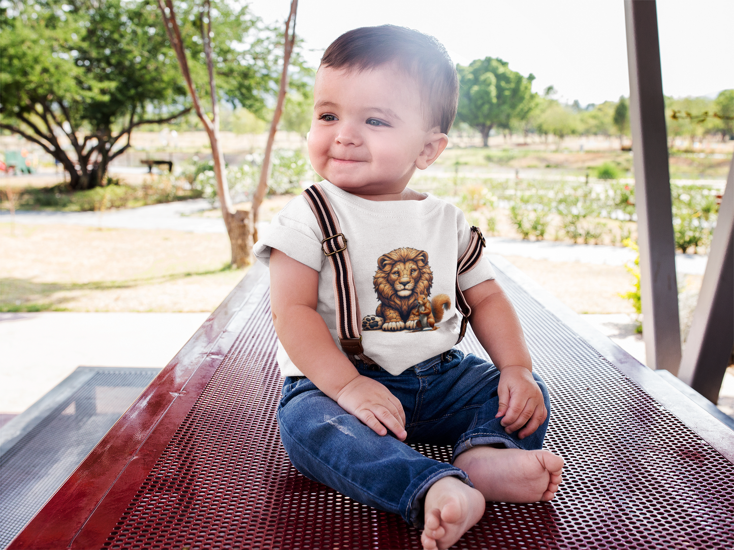 Cartoon Loewe mit Eichhörnchen - Baby Creator T-Shirt SK