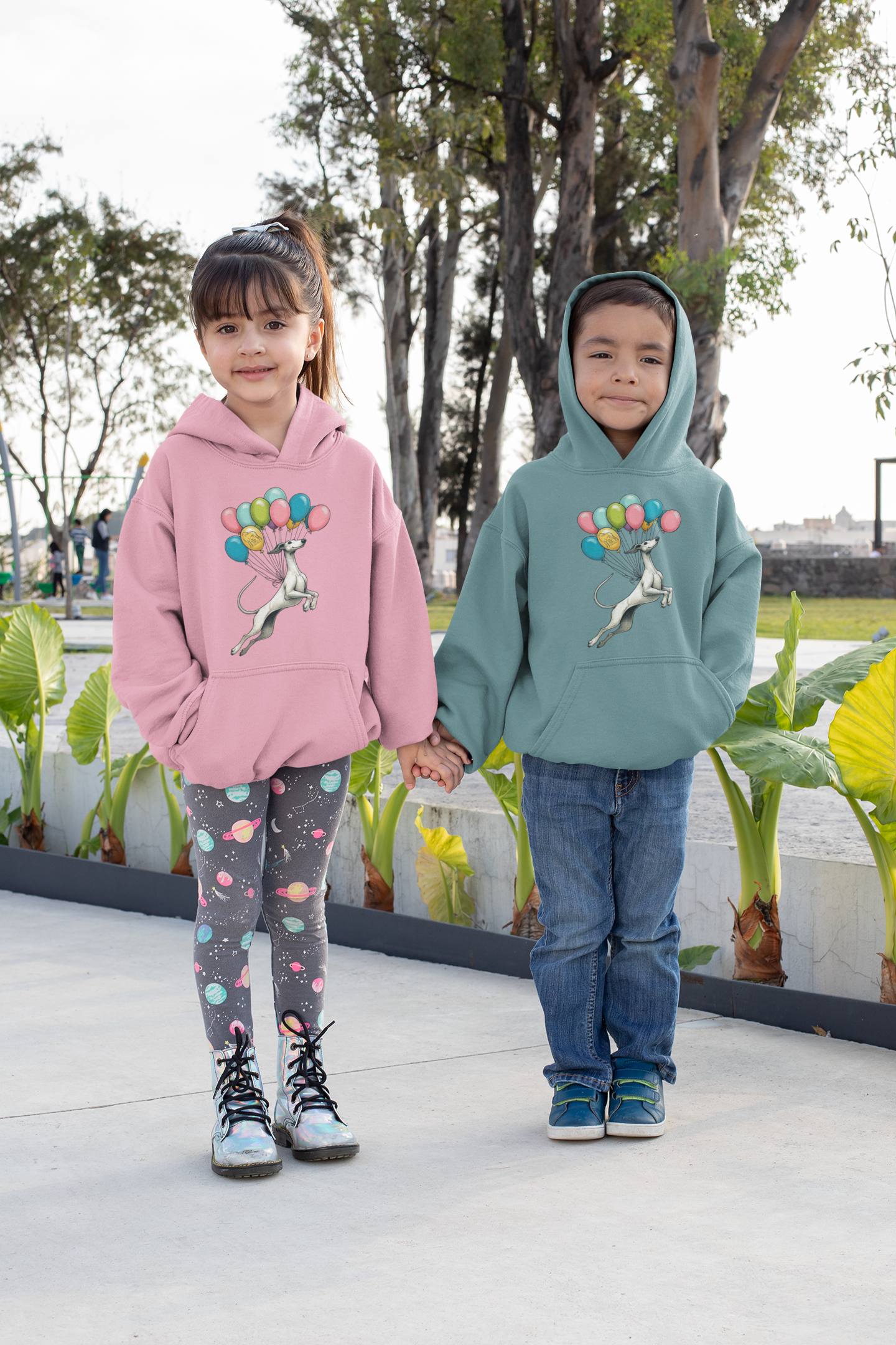 Kinder Unisex Premium Hoodie - Windhund Luftballons FARFROMFEAR  - Mini Cruiser Hoodie 2.0 ST/ST