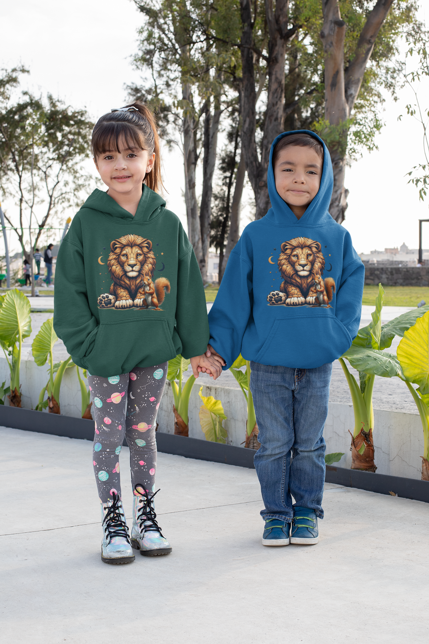 Kids Premium Hooded Sweat Loewe with squirrels and moons