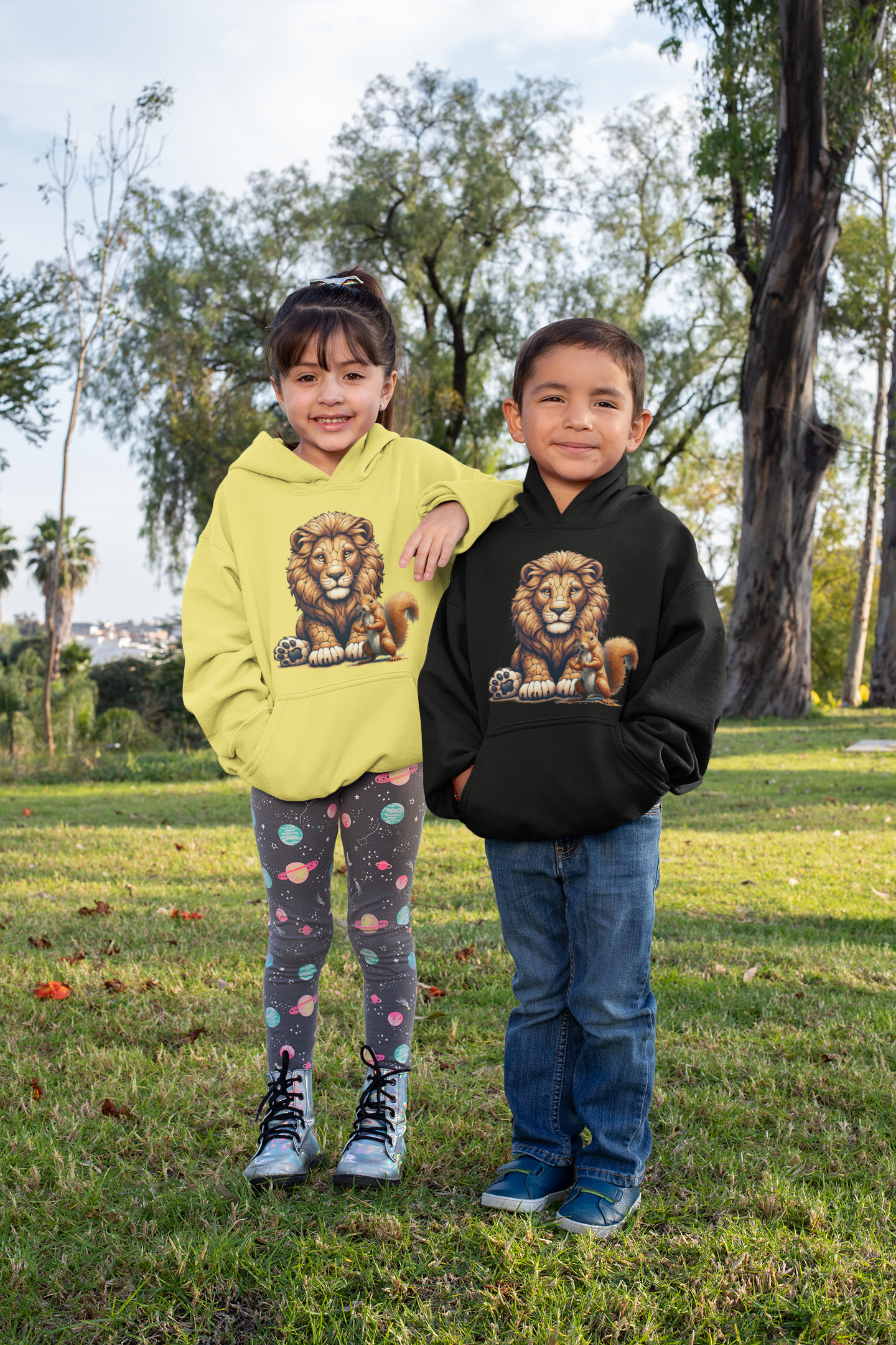 Kids Premium Hooded Sweat Loewe with squirrel