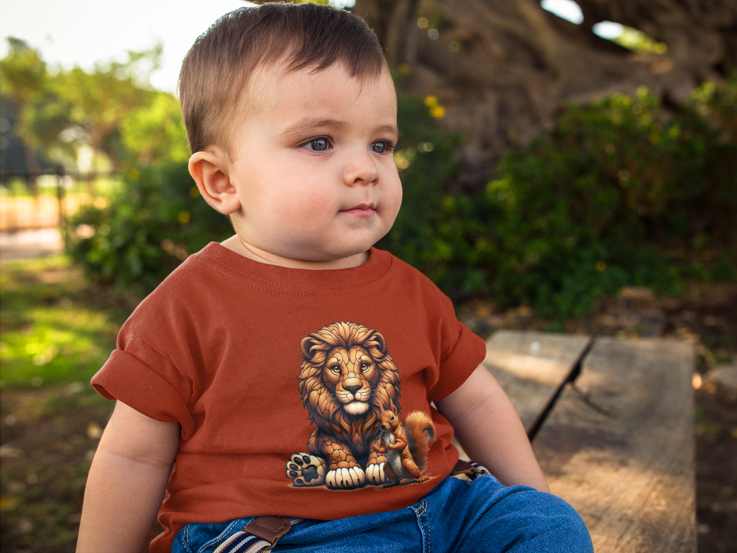 Cartoon Loewe mit Eichhörnchen - Baby Creator T-Shirt SK