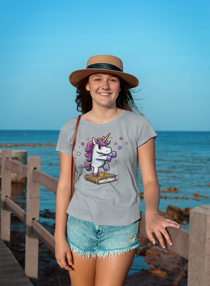 Camiseta Creadora Unicornio baila en libro