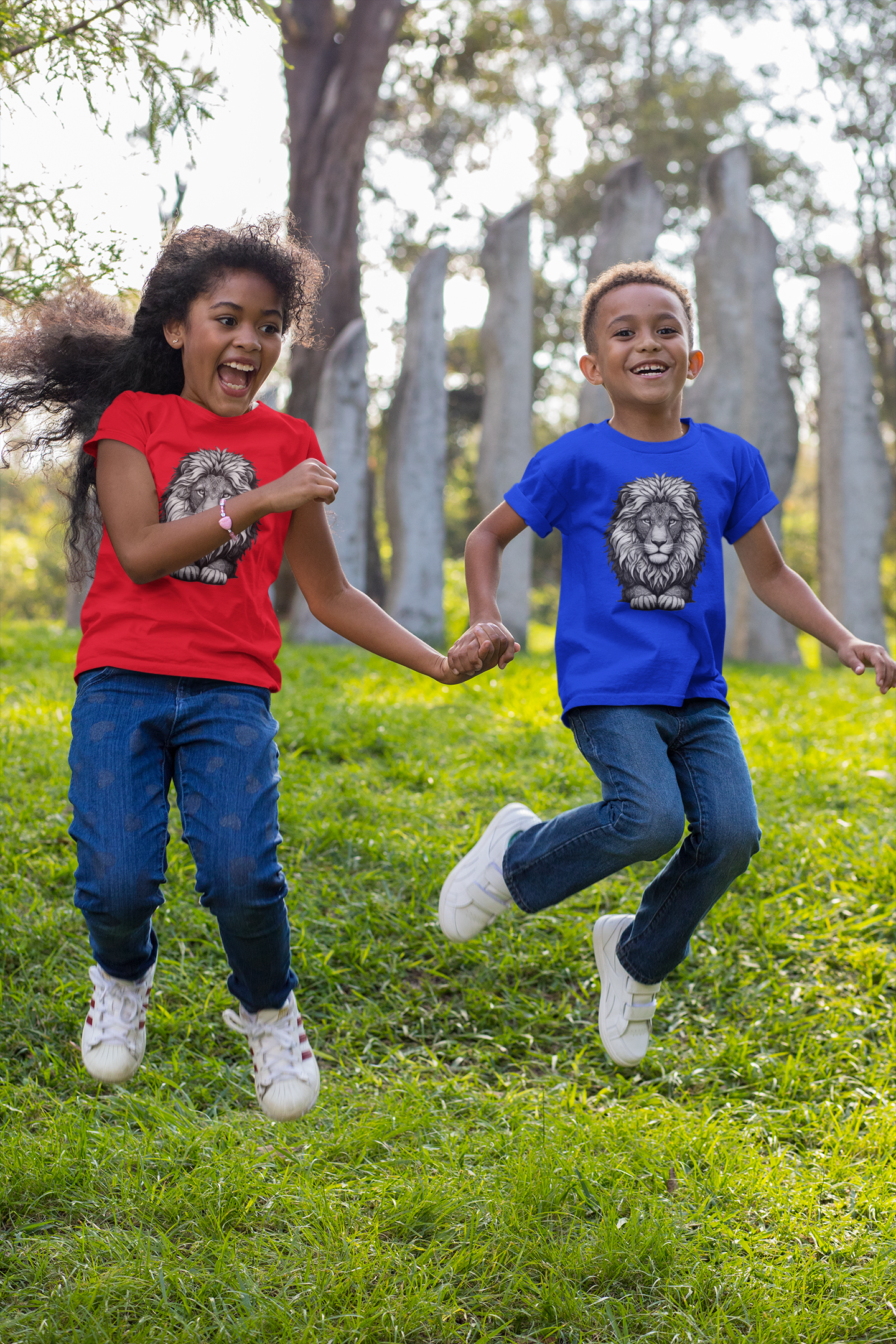 T-shirt kids mandala lion head in gray